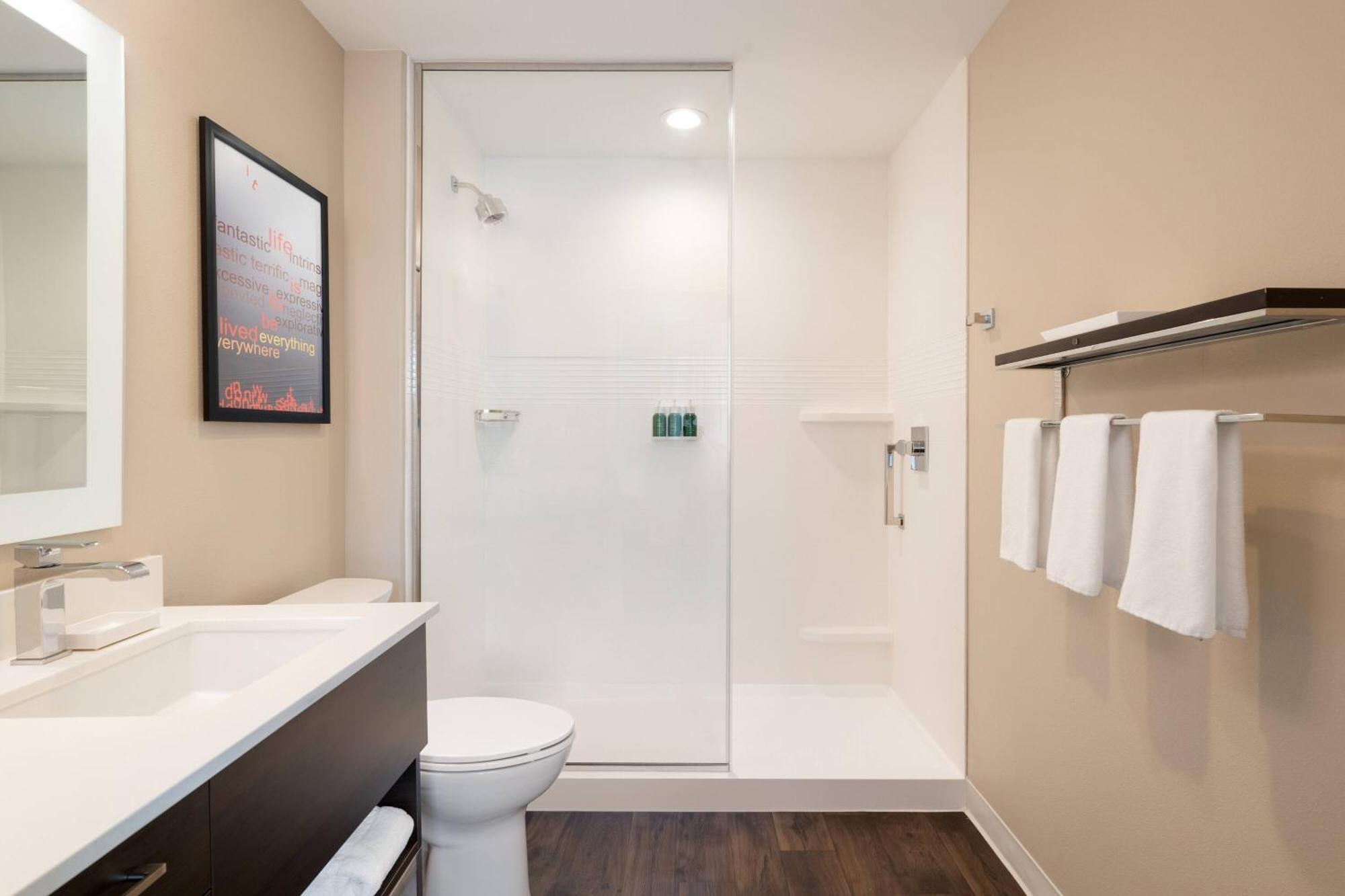 Towneplace Suites By Marriott Logan Bagian luar foto