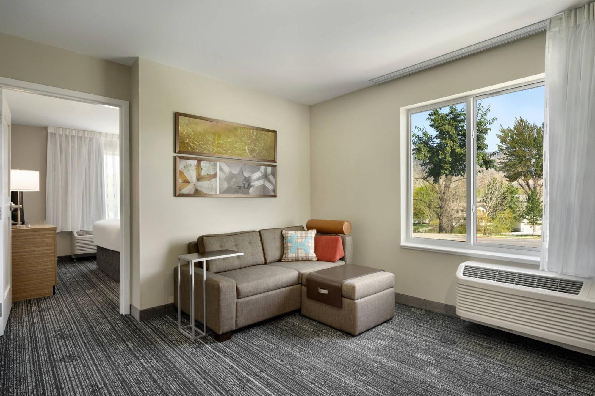 Towneplace Suites By Marriott Logan Bagian luar foto