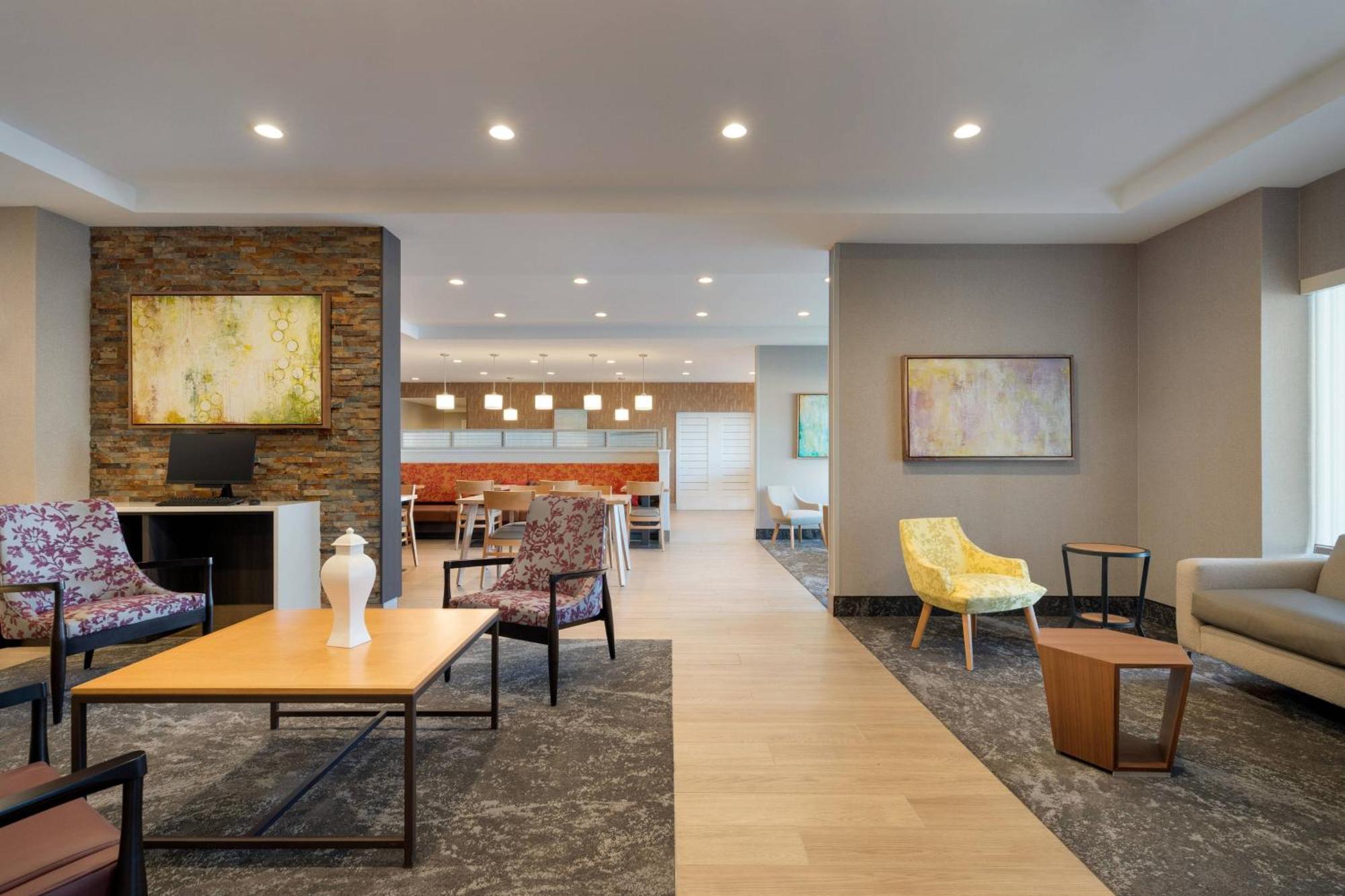 Towneplace Suites By Marriott Logan Bagian luar foto